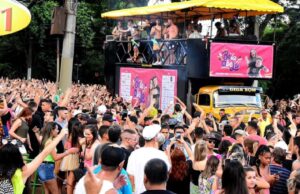 Um 'domingão' em ritmo de Carnaval em SJC - SuperBairro